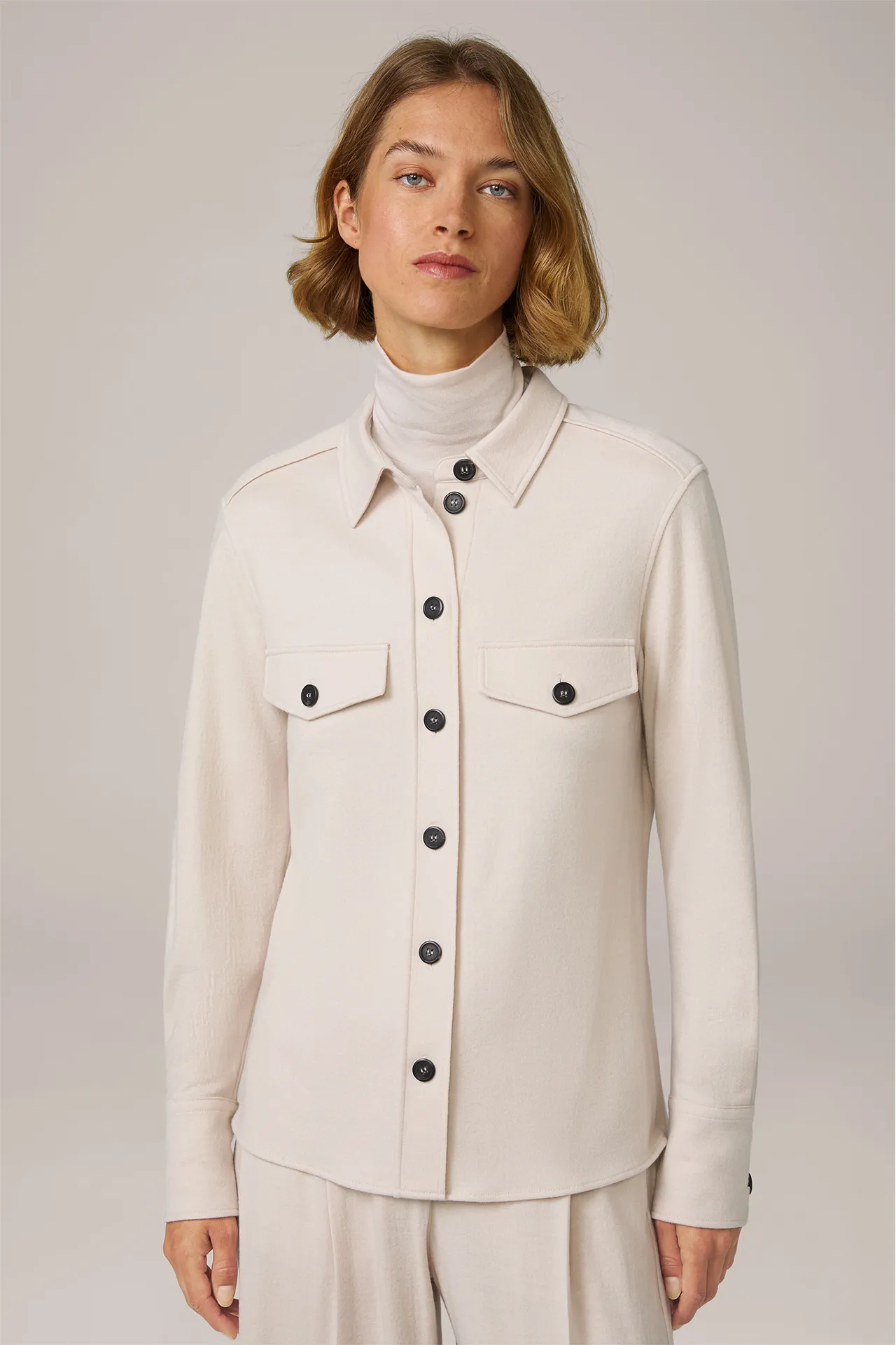 Wolljersey-Hemdbluse in Hellbeige