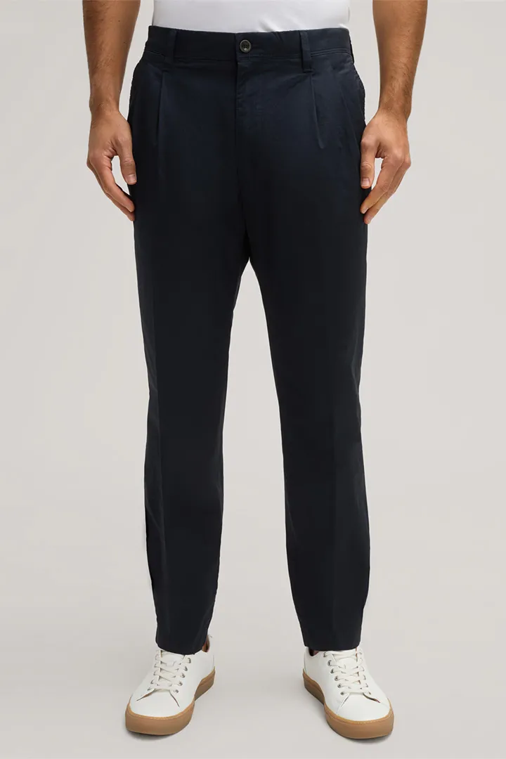 Baumwoll-Hose Flero mit Bundfalte in Navy