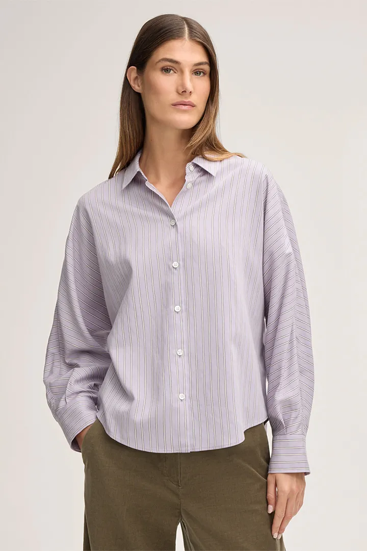 Viskosemix-Streifen-Hemdbluse in Flieder/Ecru