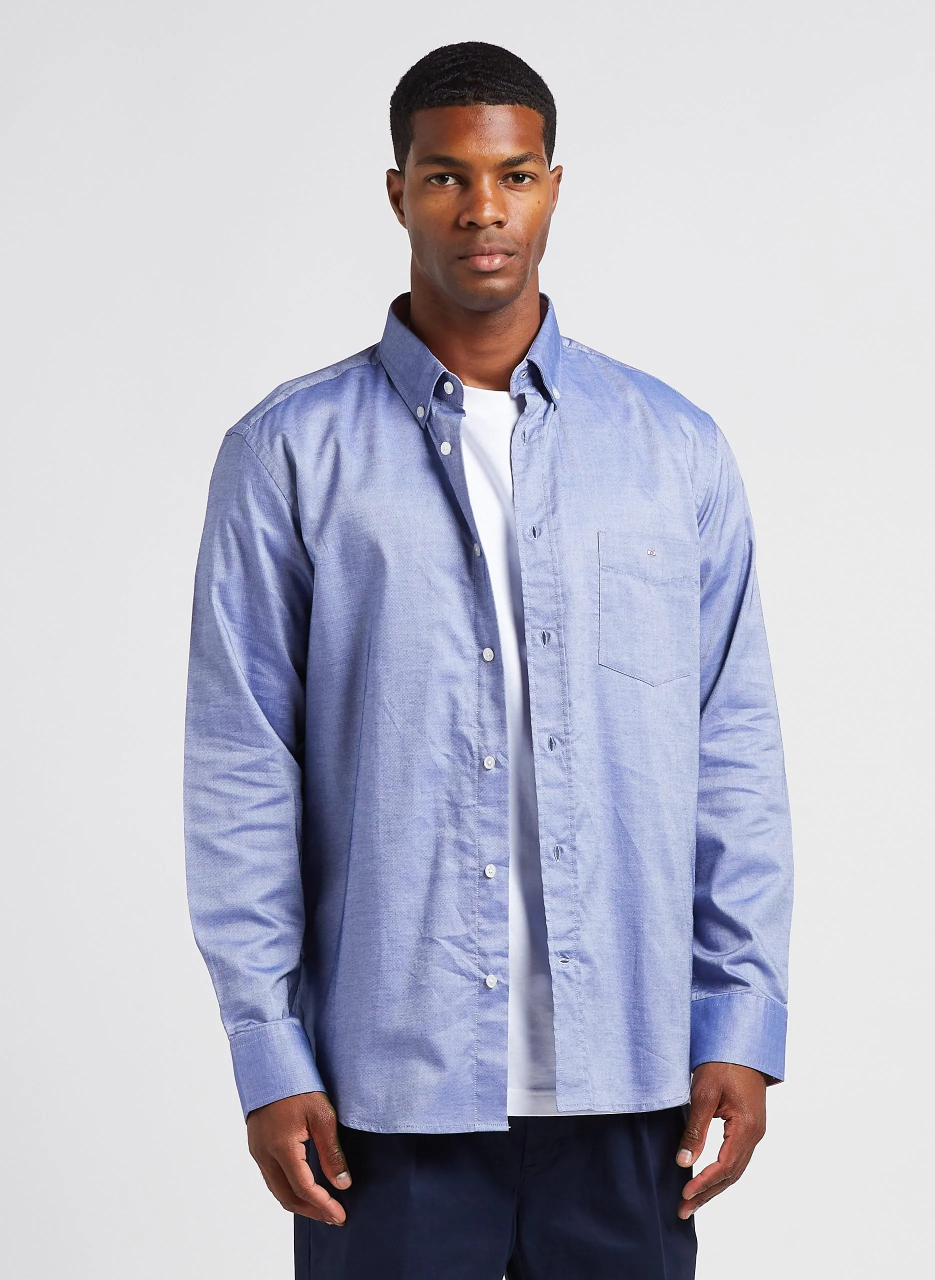 Gerade geschnittene Baumwollbluse mit klassischem Kragen Blau