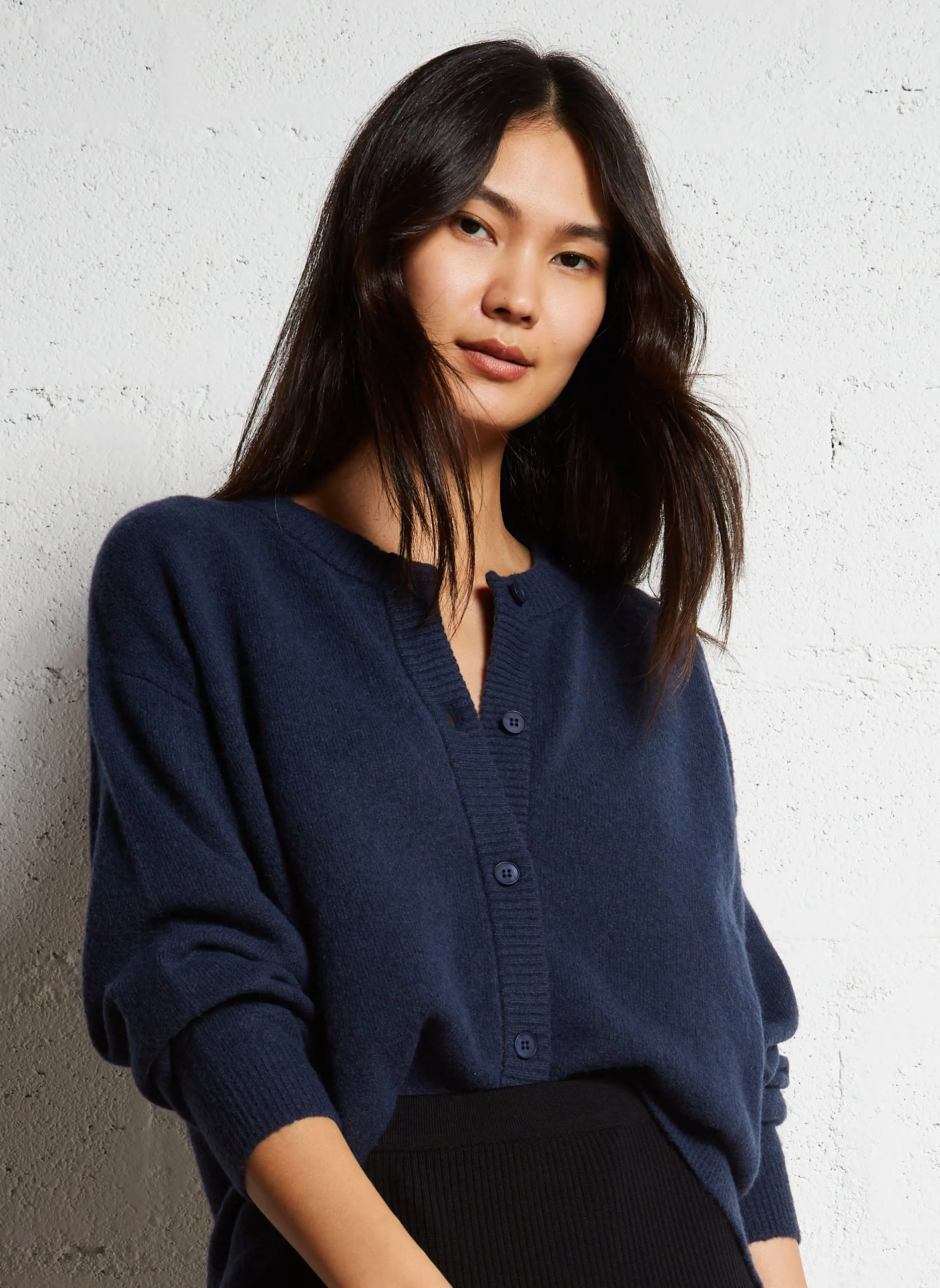 Geknöpfte Strickjacke mit Rundhalsausschnitt Blau DAMSVILLE