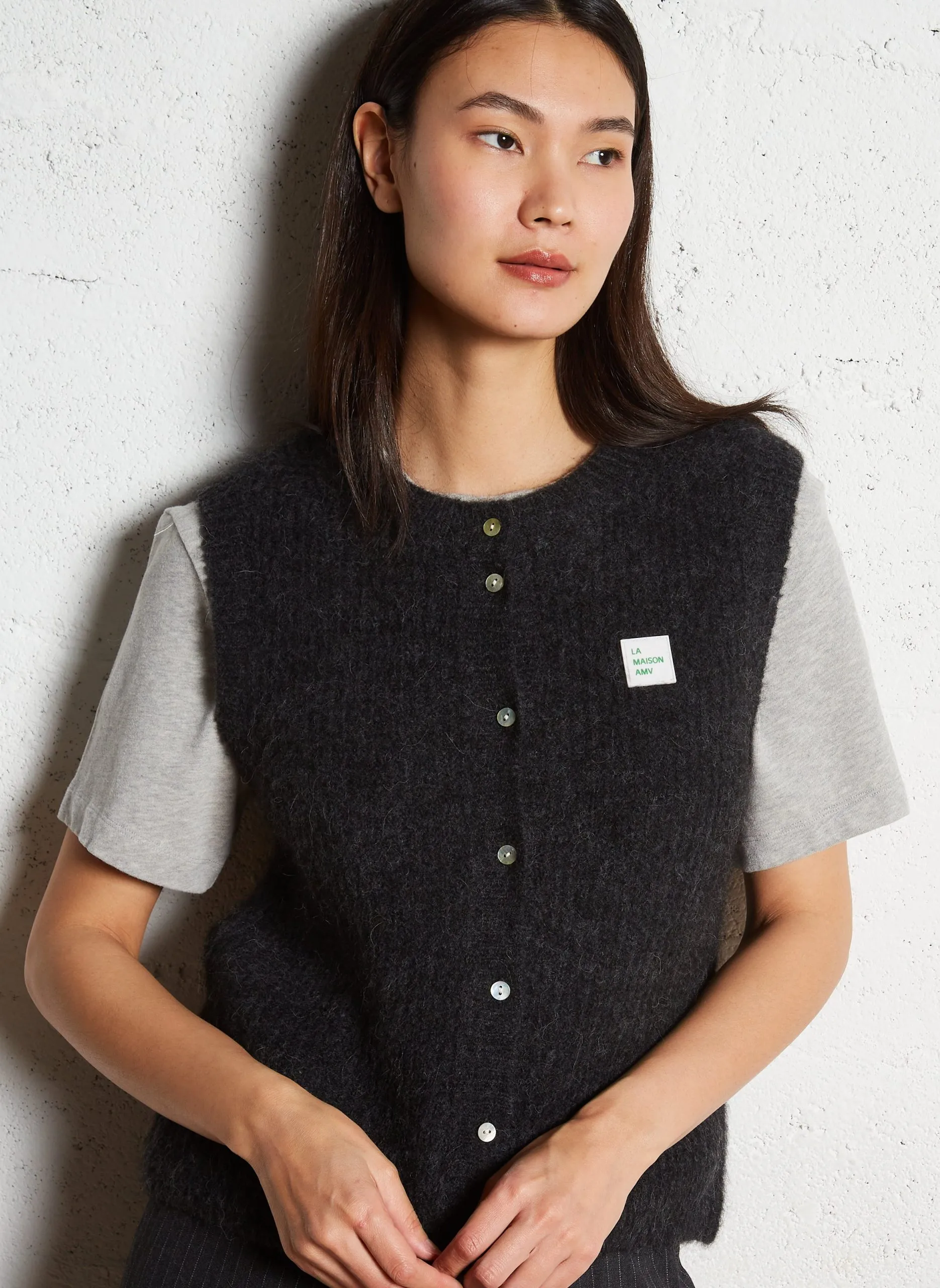 Geknöpfte Weste aus flauschigem Strick Grau EAST