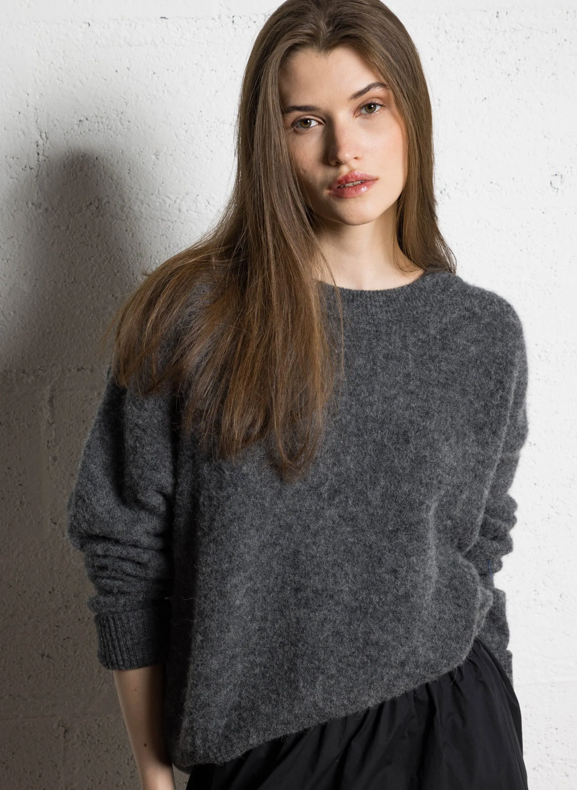 Weit geschnittener Rundhalspullover aus Wollmix Grau VITOW