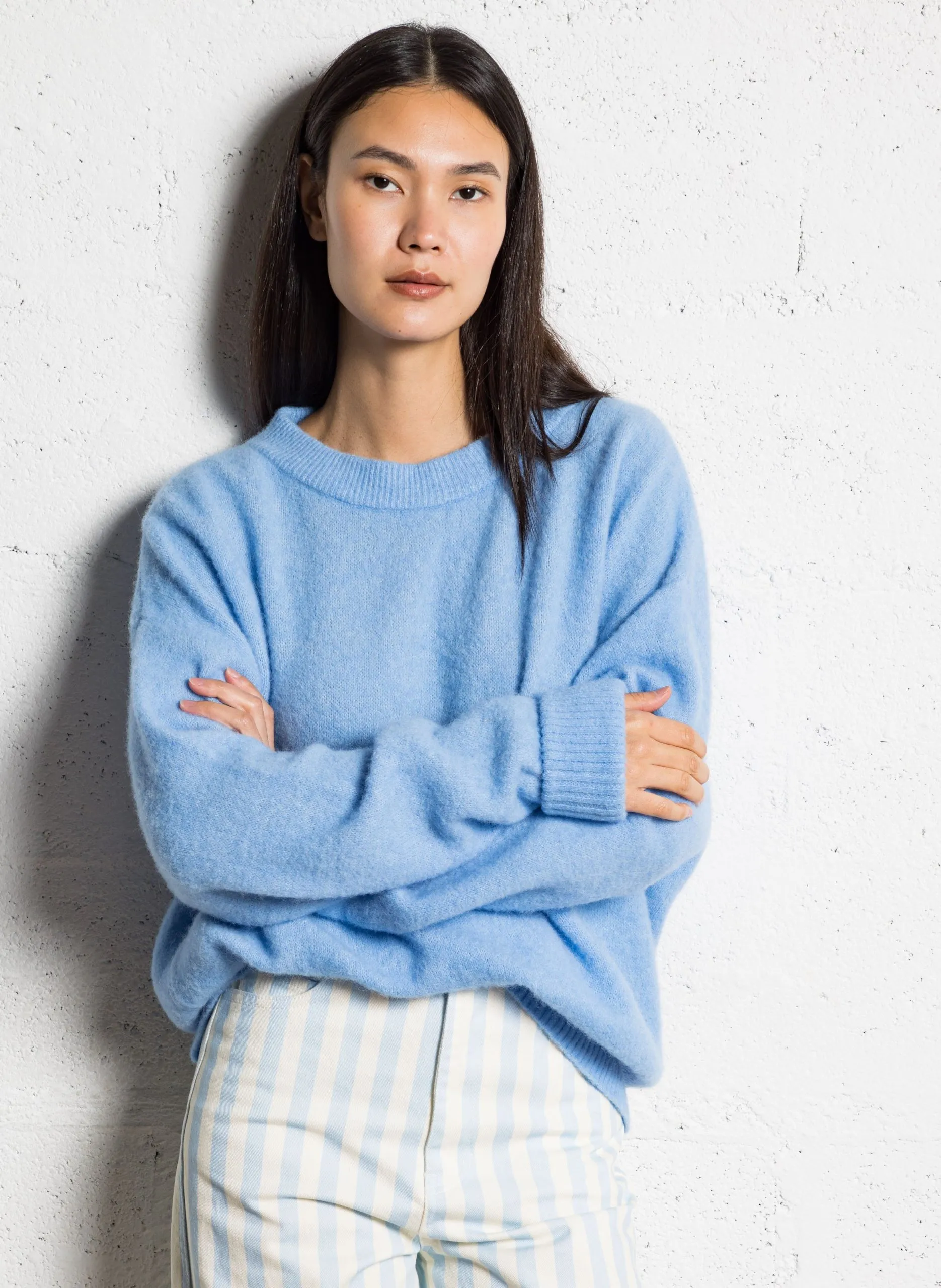 Weit geschnittener Rundhalspullover aus Wollmix Blau VITOW