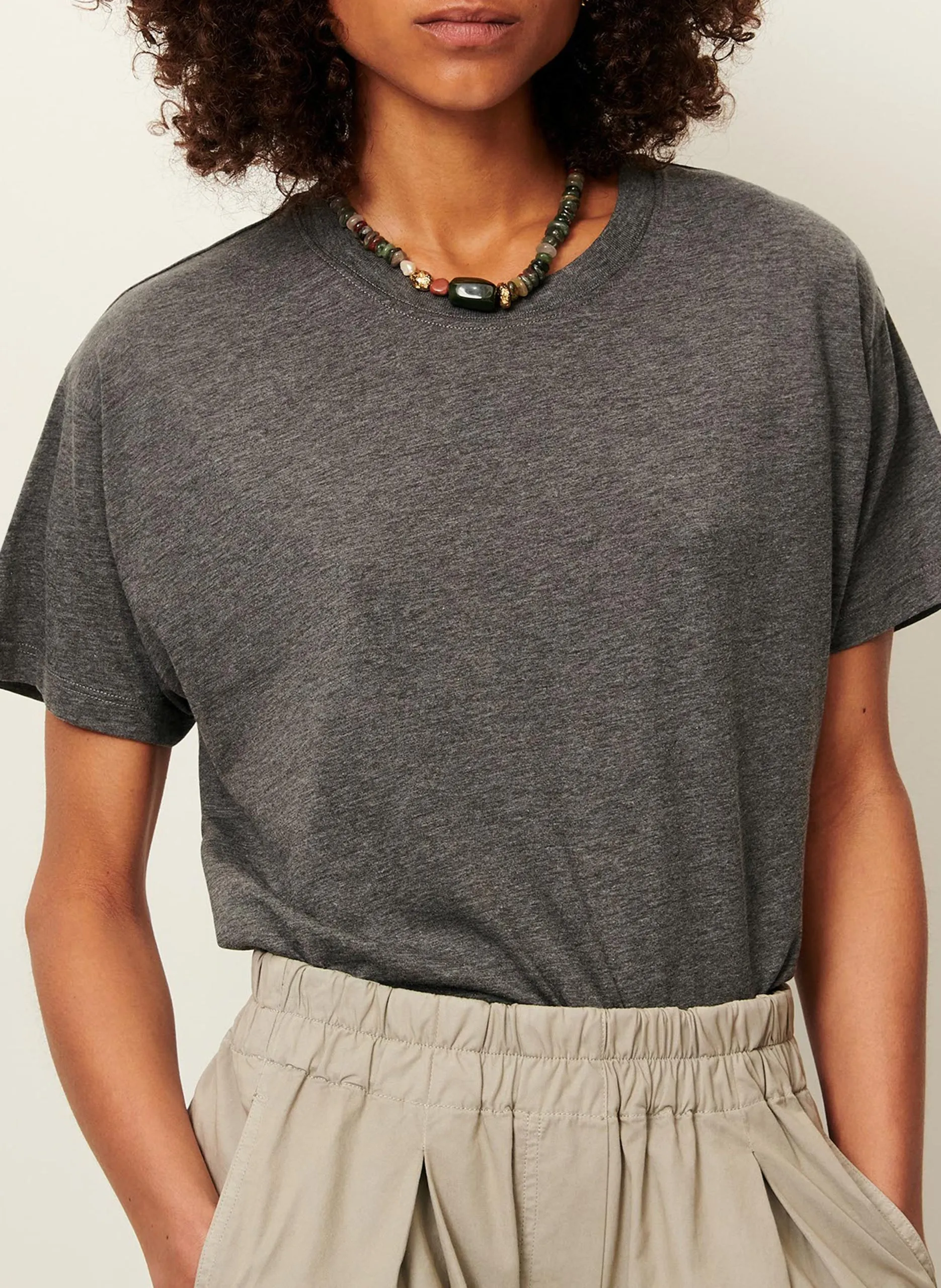 Weites, fließendes T-Shirt mit Rundhalsausschnitt Grau TOO