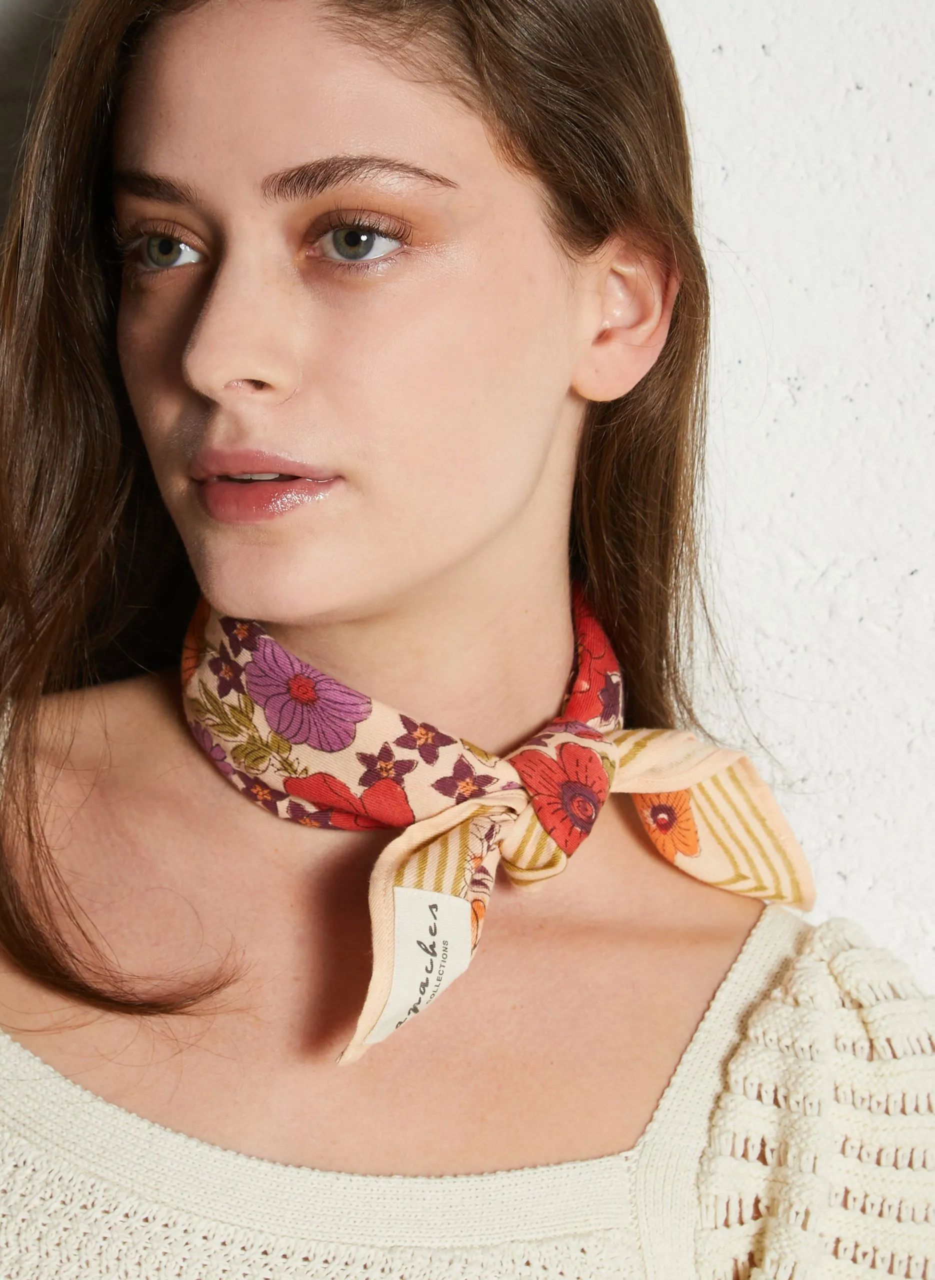 Quadratisches Tuch mit Blumenmuster Beige MANIKA