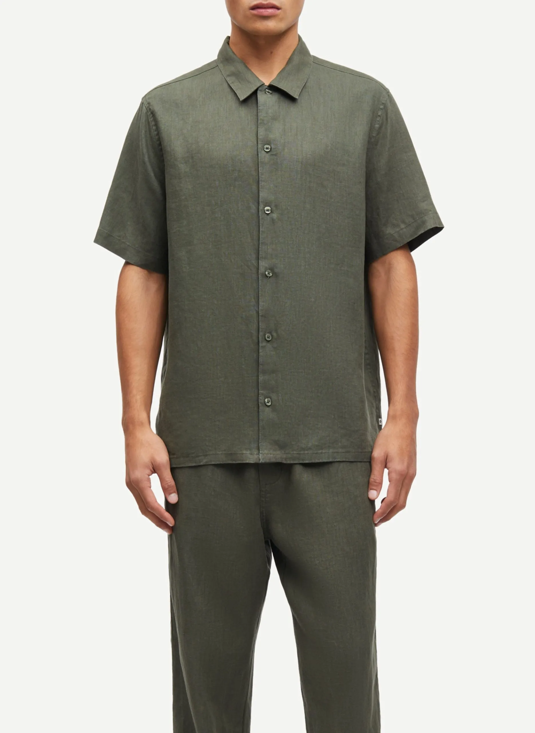 Gerade geschnittene Leinenbluse mit V-Dekolleté und Taschen Khaki SAAVAN JX