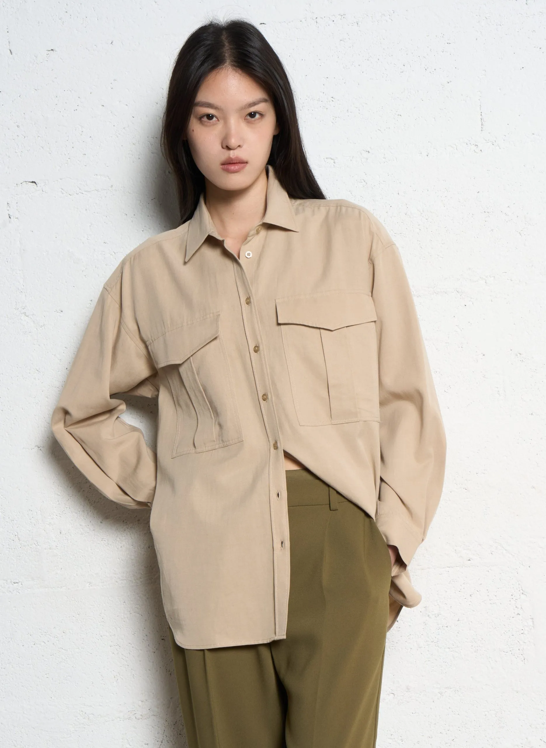 Oversize-Bluse mit klassischem Kragen Beige