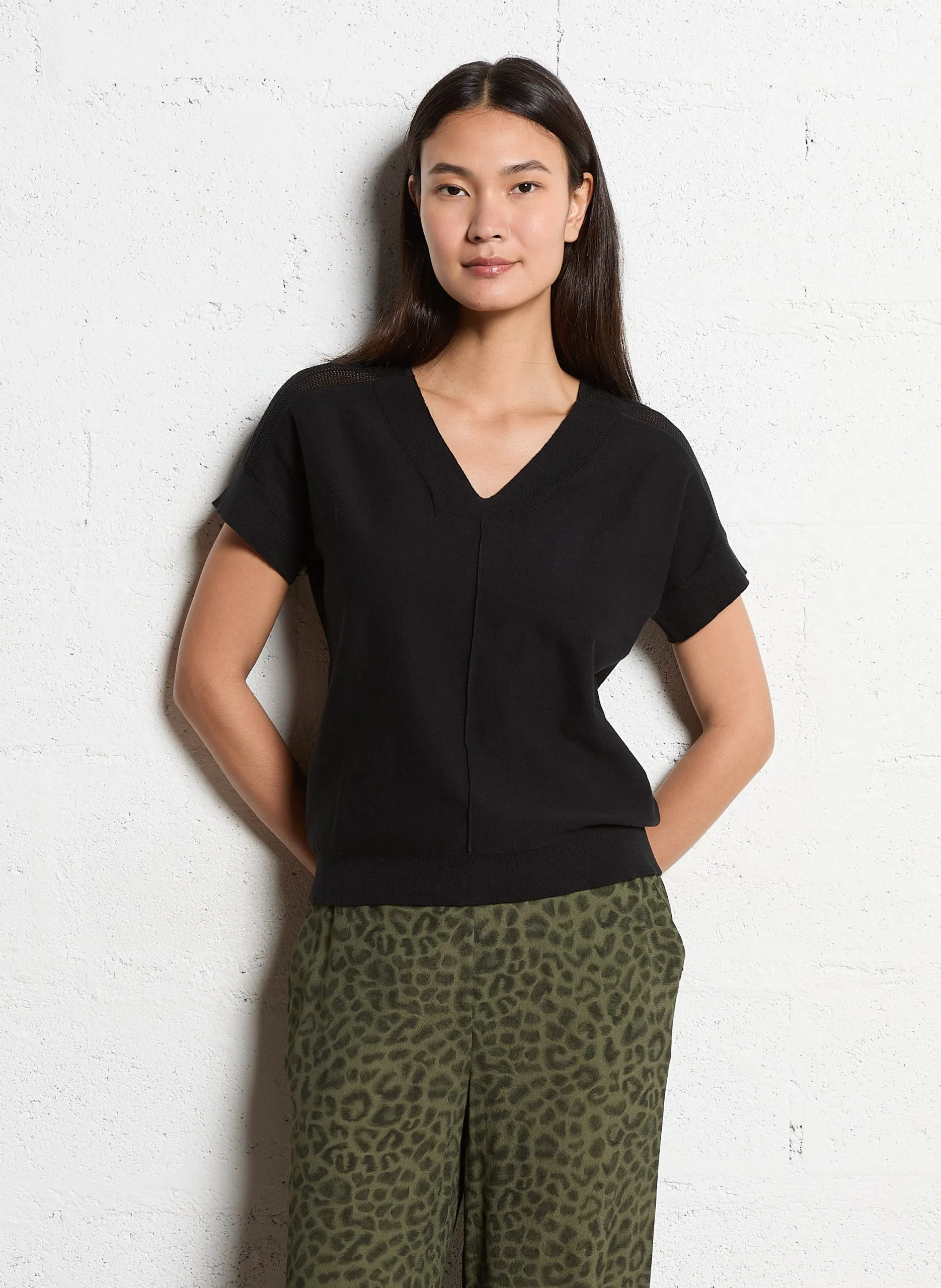 Kurzarm Pullover mit V-Ausschnitt Uni Schwarz SCOTTY