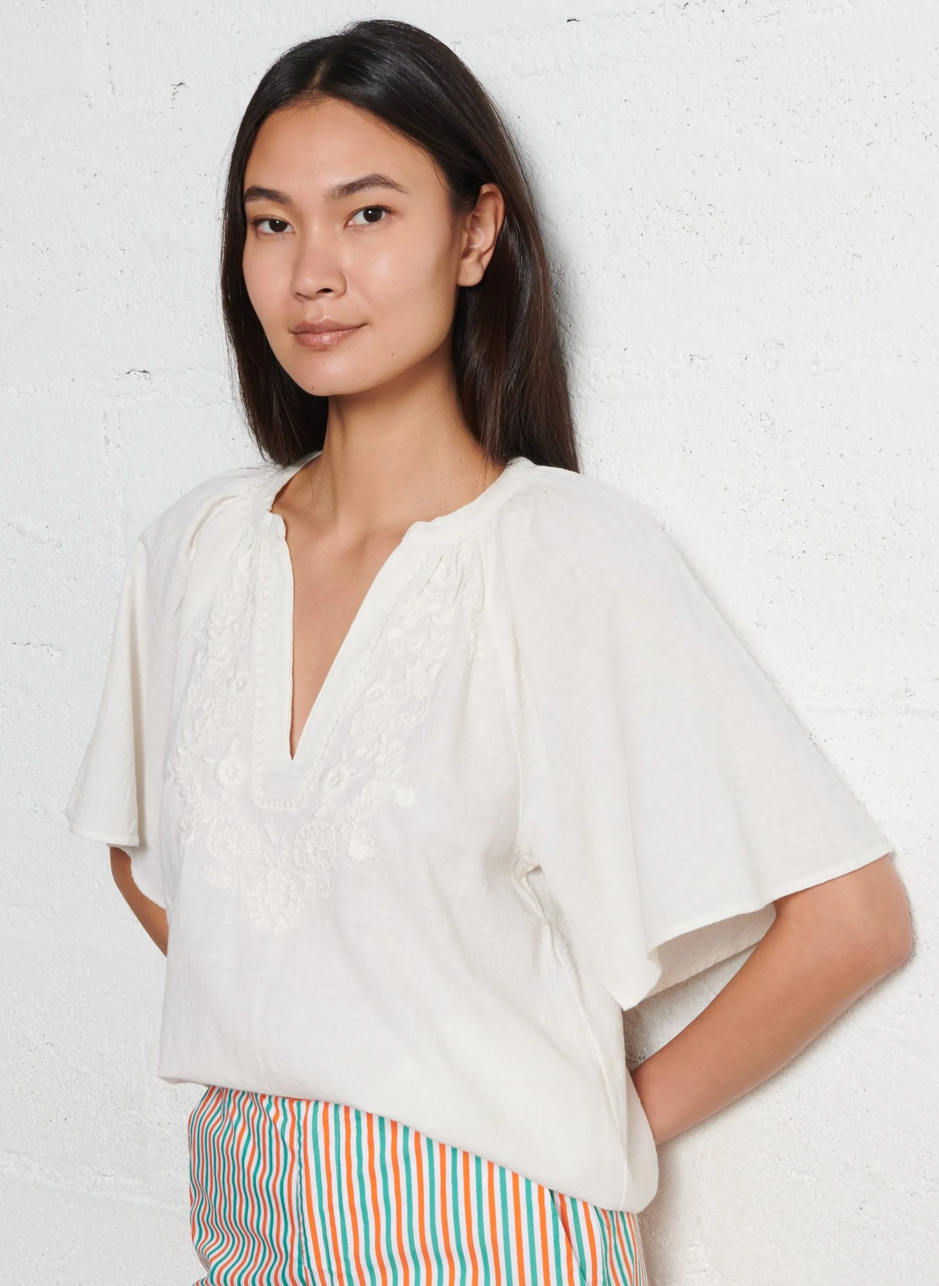 Gerade geschnittenes Oberteil aus bestickter Baumwolle Beige POKER