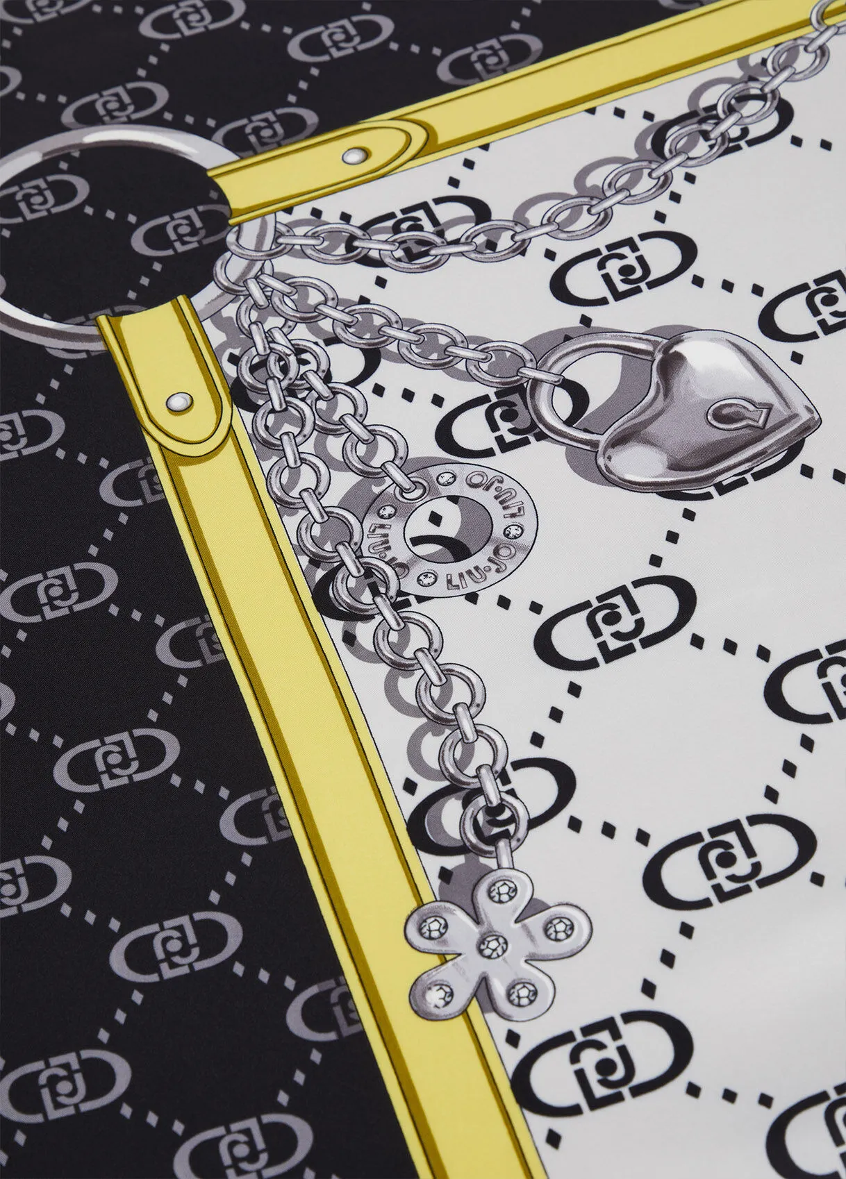 Tuch mit Monogramm-Logo