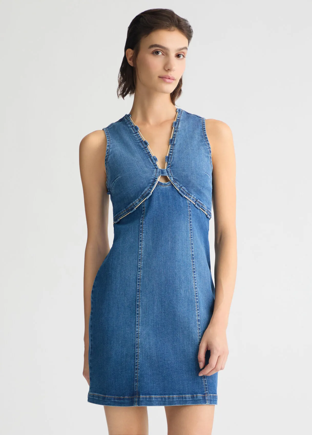 Denimkleid mit Schmuckkette