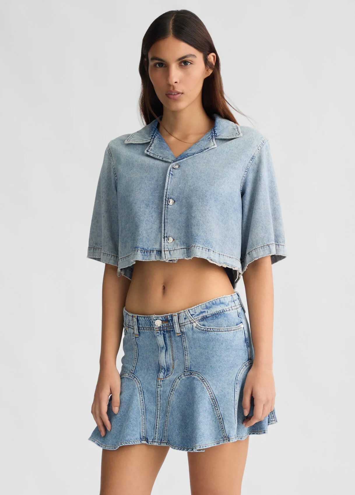 Cropped-Hemdbluse aus Denim