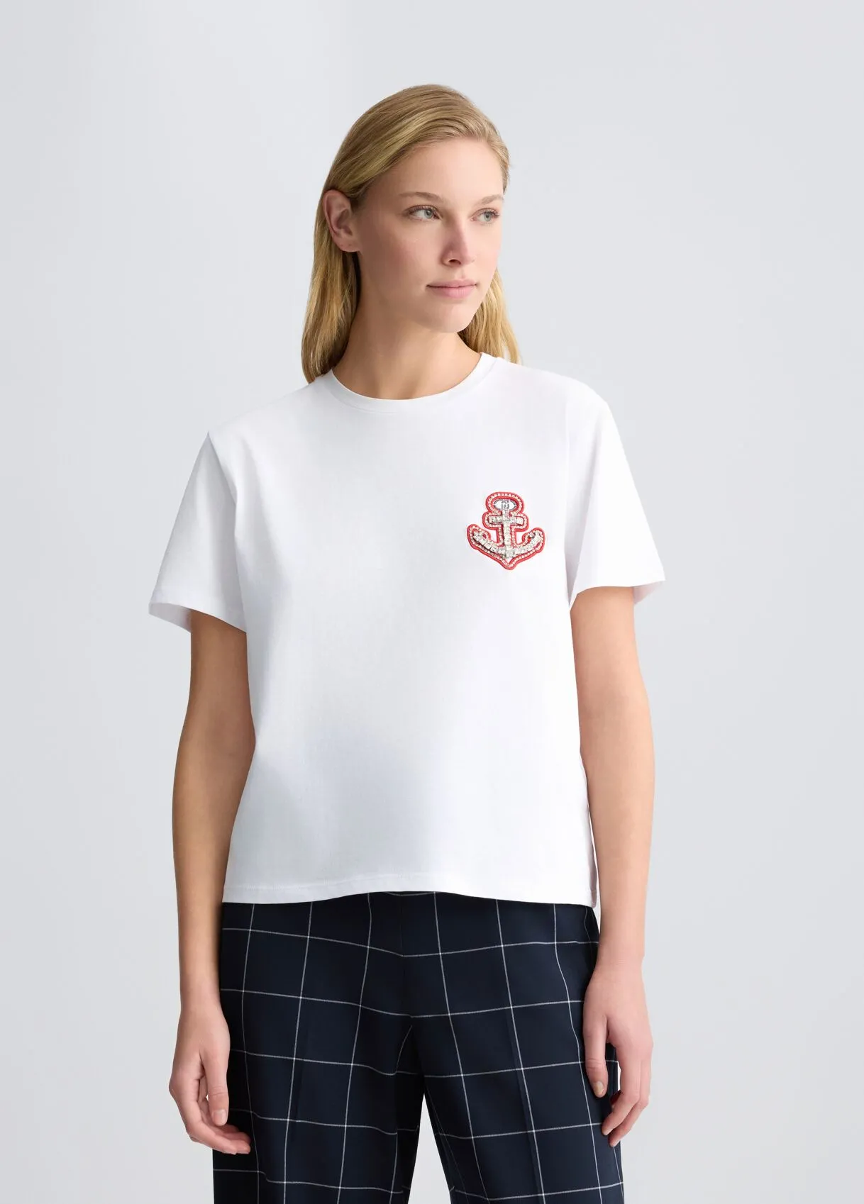 T-Shirt aus Baumwolle mit Stickerei und Strass