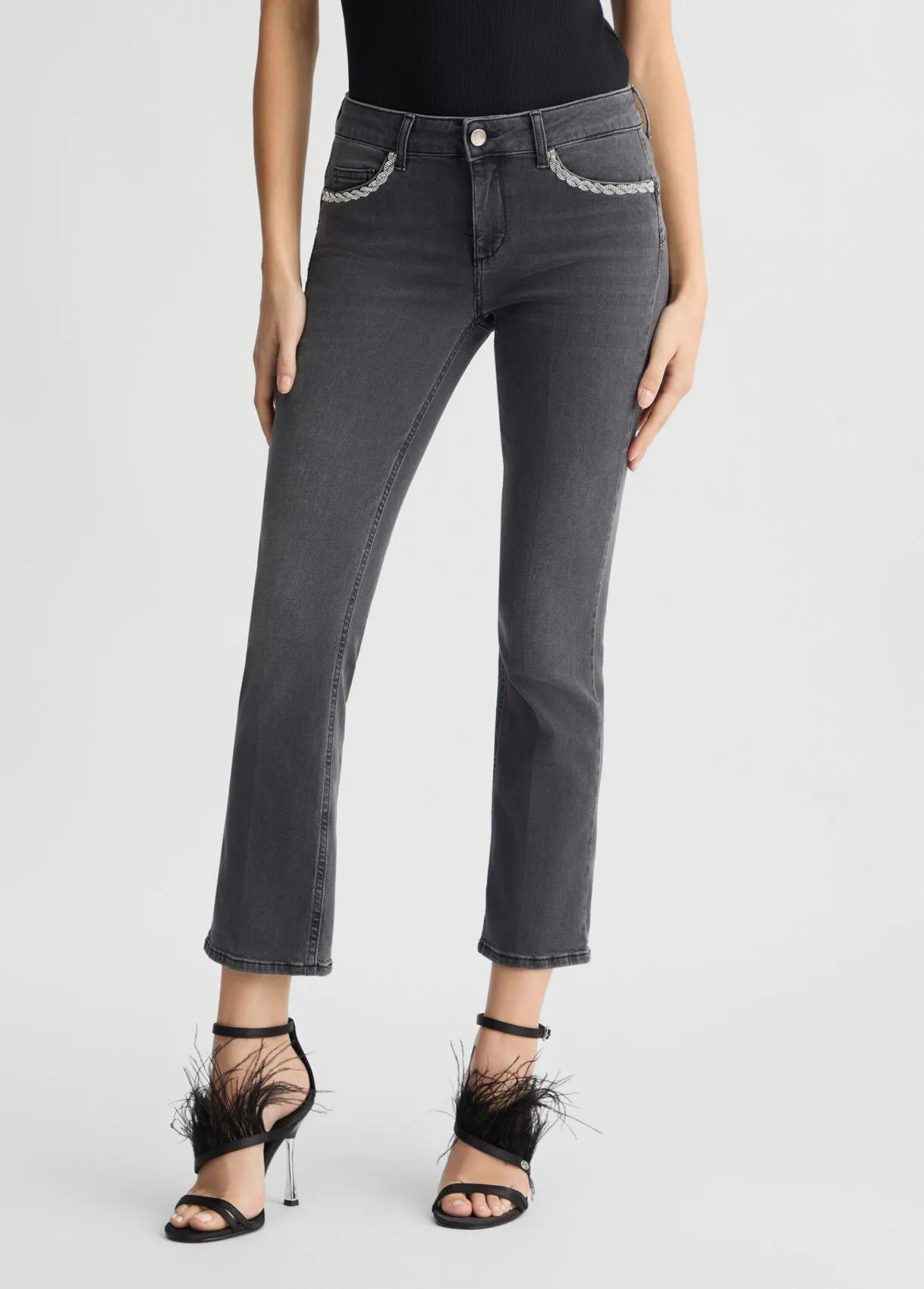 Bootcut-Jeans mit Strasssteinen