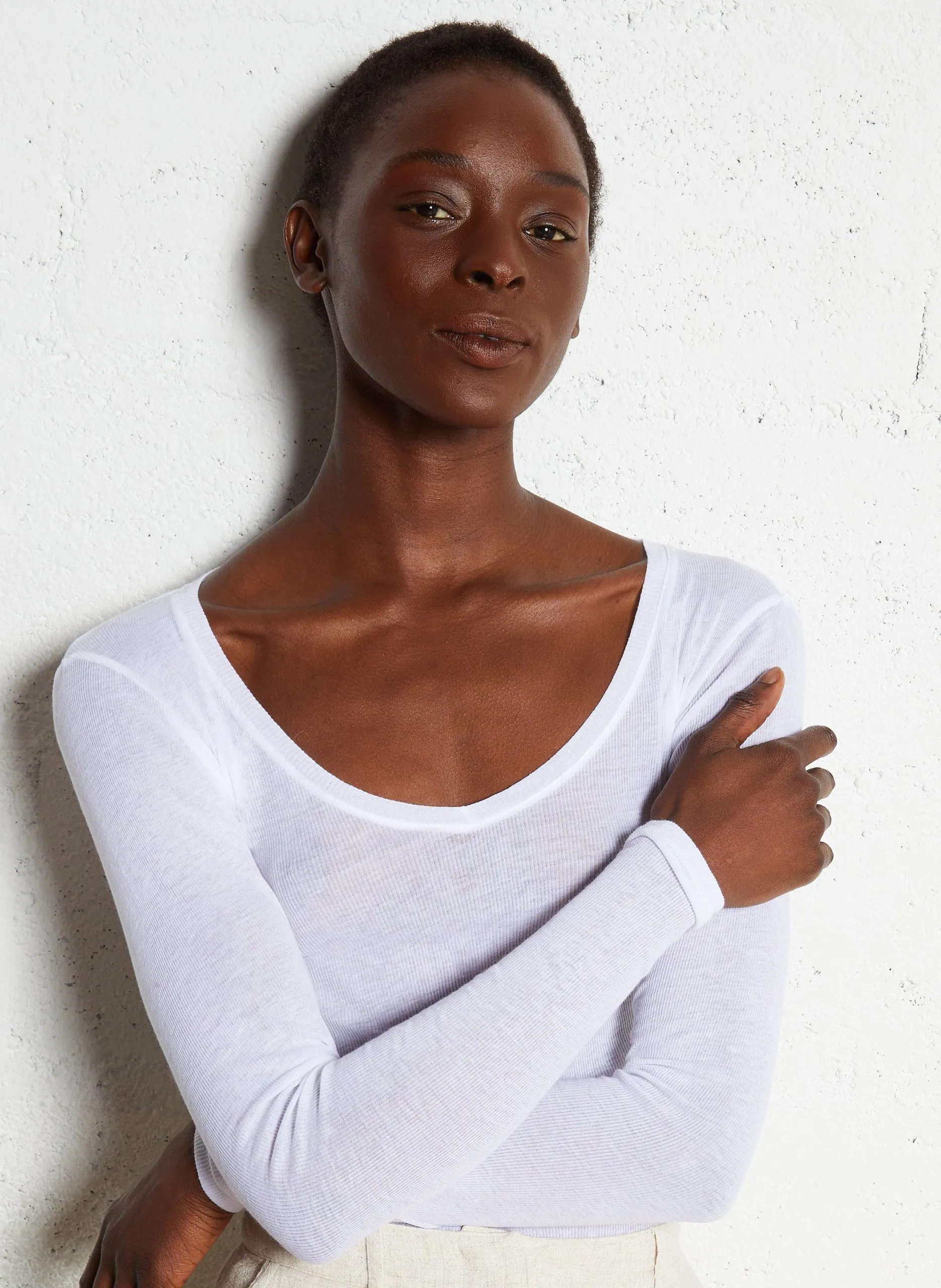 Tailliertes V-Ausschnitt T-Shirt aus Baumwolle Weiss MASSACHUSETTS