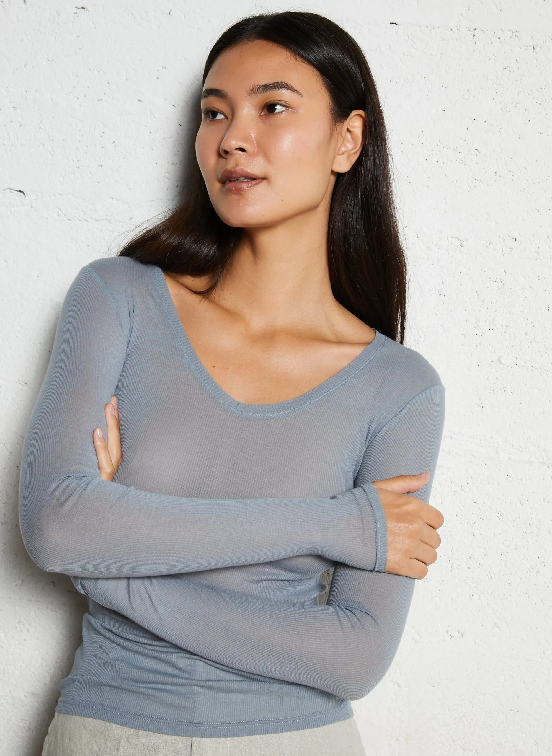 Tailliertes V-Ausschnitt T-Shirt aus Baumwolle Grau MASSACHUSETTS