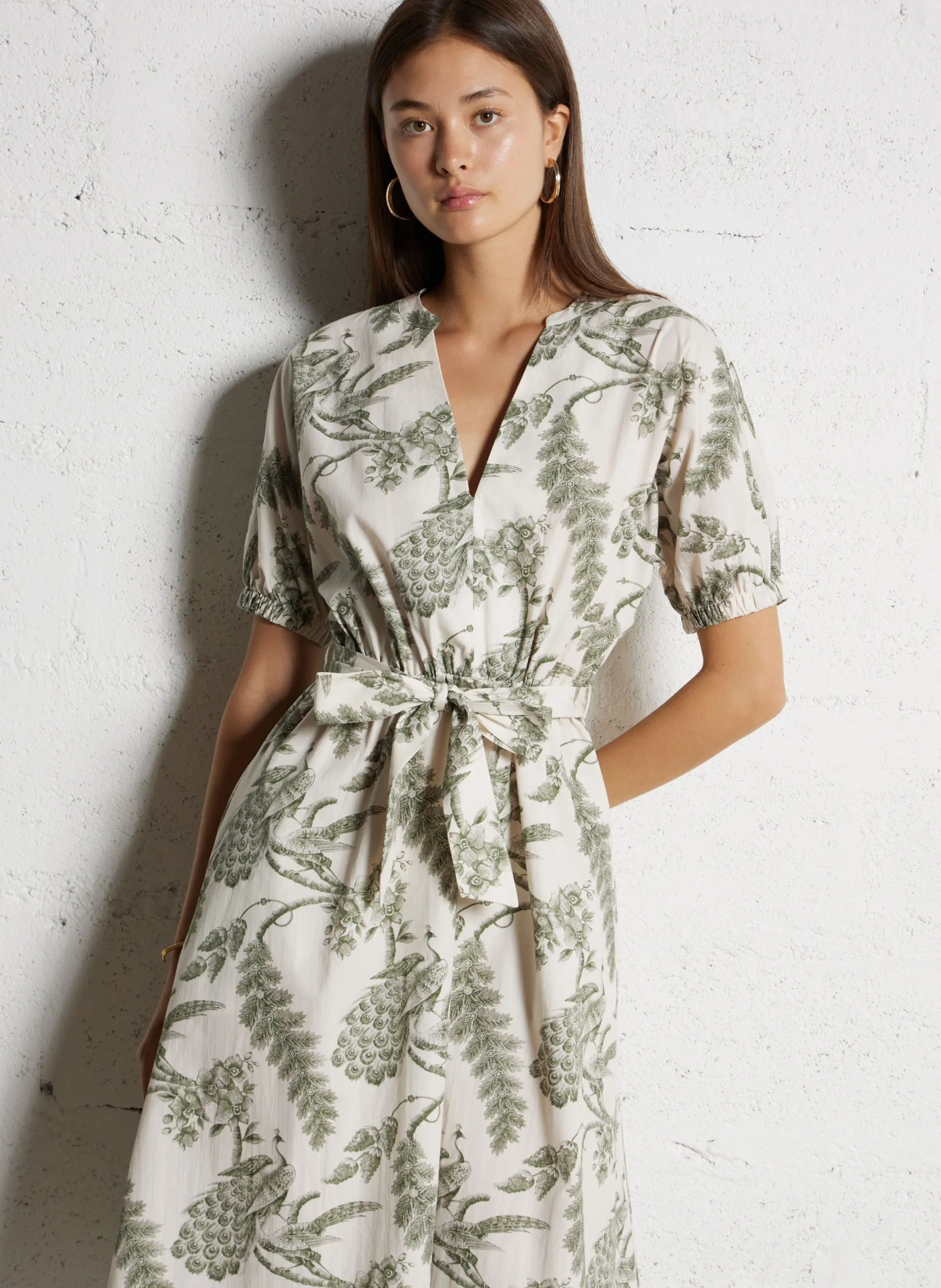 Baumwoll-Midikleid mit V-Ausschnitt Khaki CORDELIA