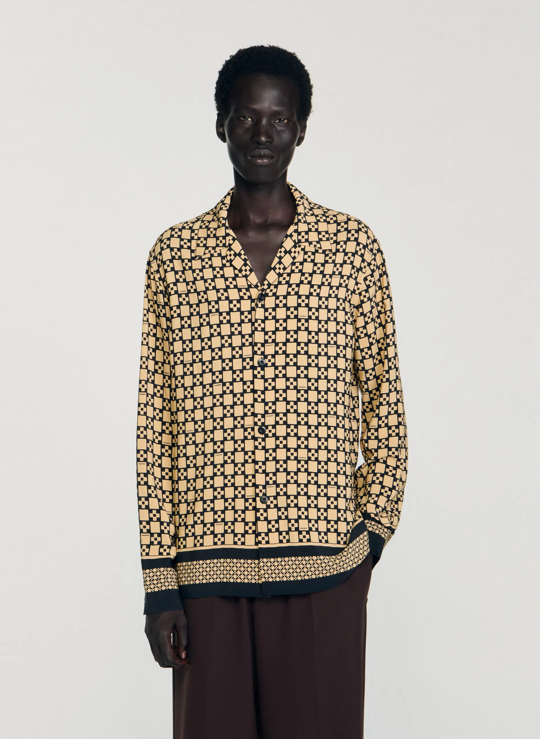 Gerade Hemd mit kubanischem Kragen Beige