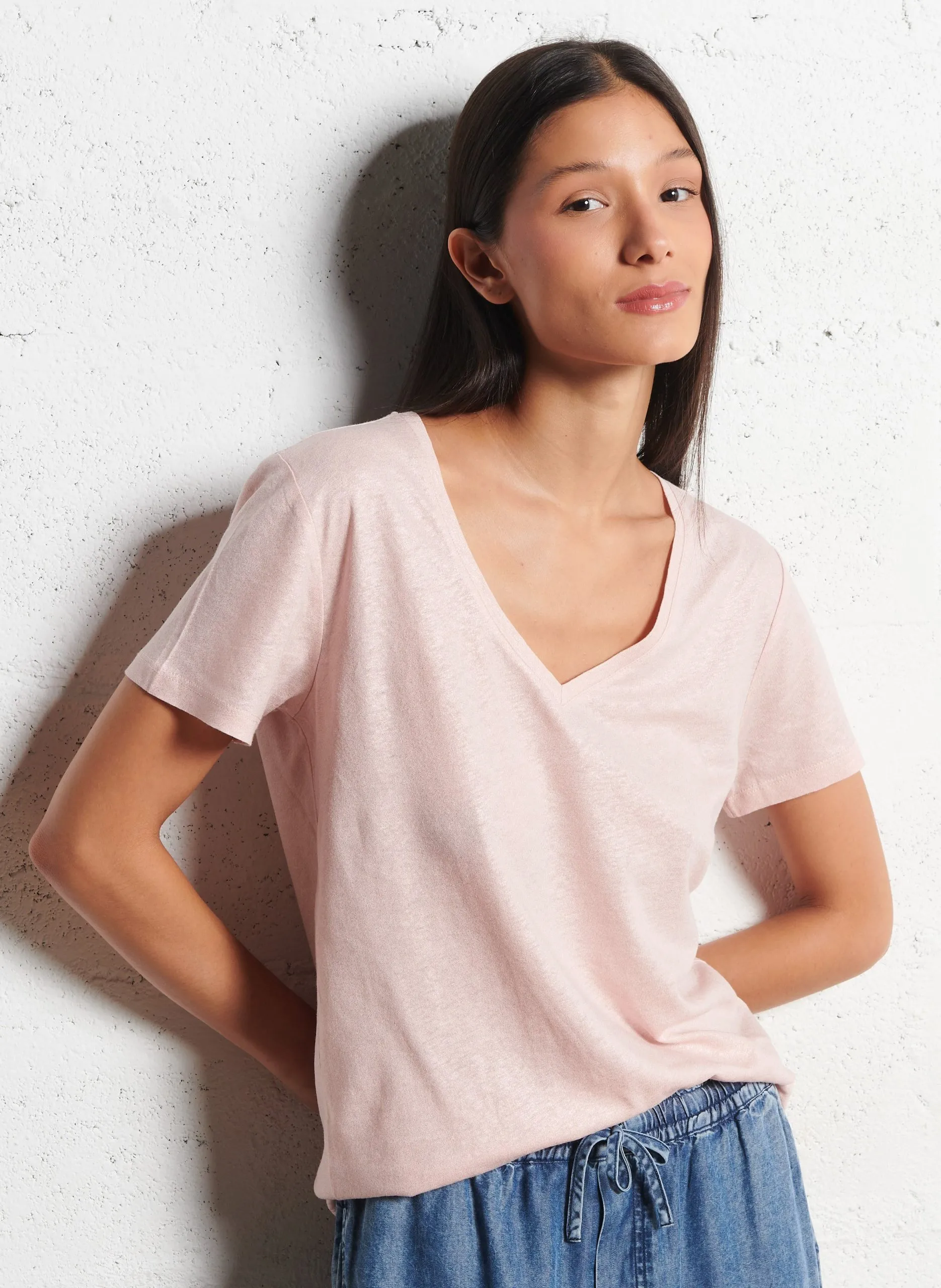 Glitzerndes V-Ausschnitt T-Shirt aus Leinenmischung Rosa