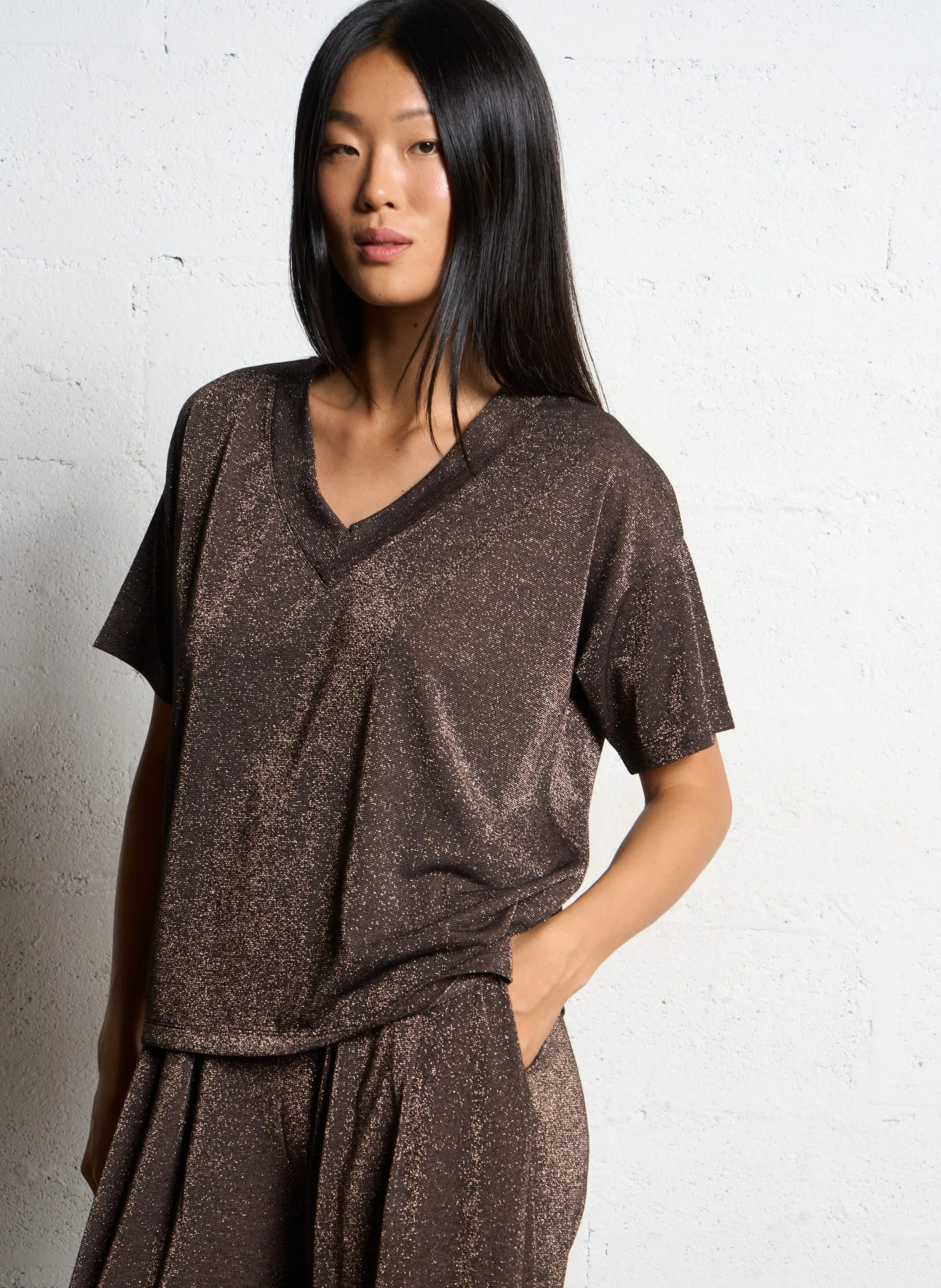 T-Shirt mit V-Ausschnitt und Pailletten Pflaume MILLIE