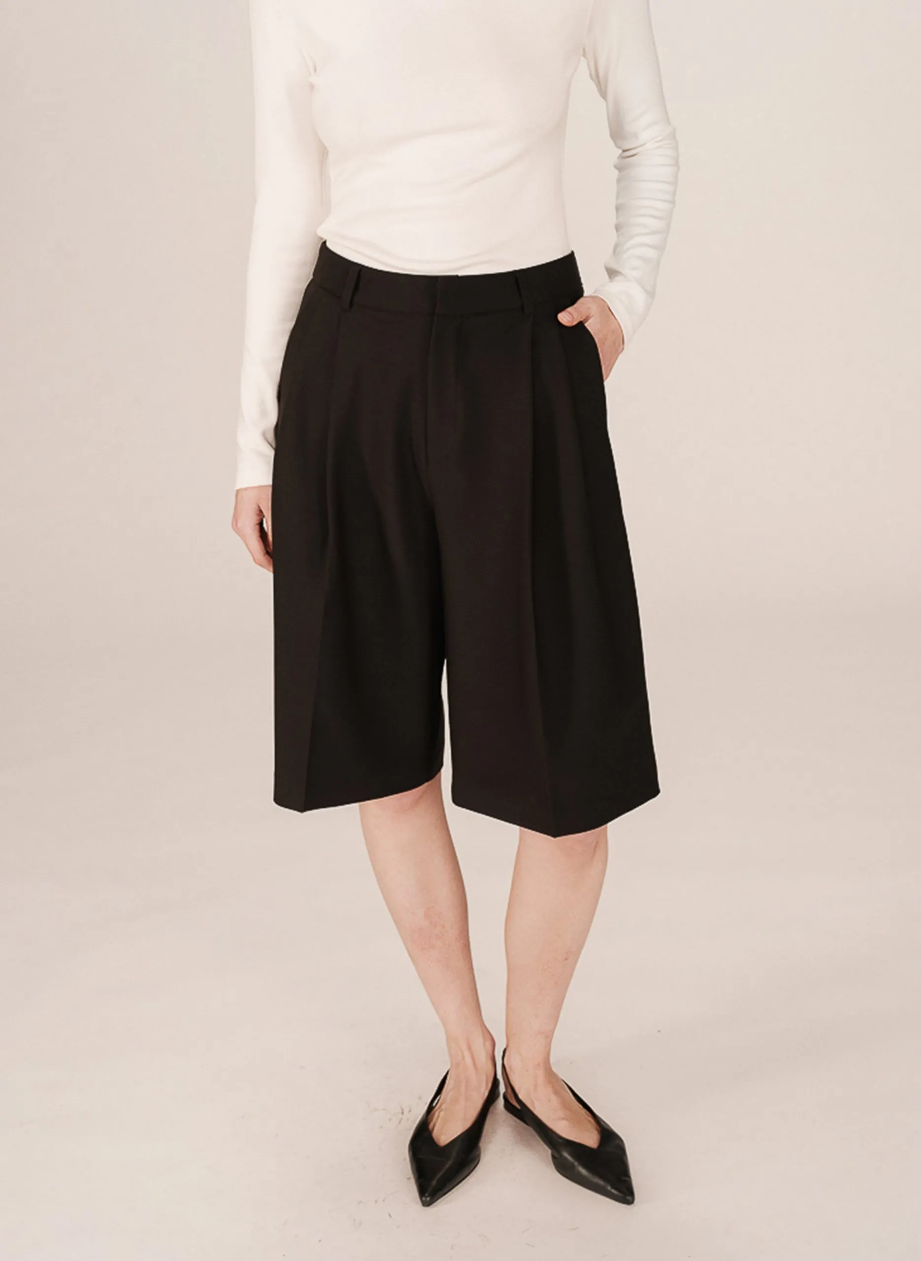 Gerade geschnitte Bermudashorts Schwarz SERGIO