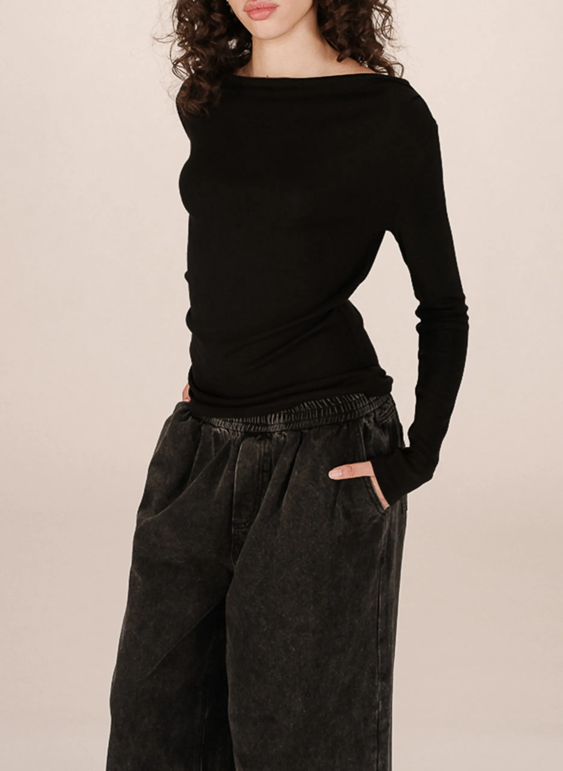 Camiliday - T-Shirt mit U-Boot-Ausschnitt Schwarz SIOUX