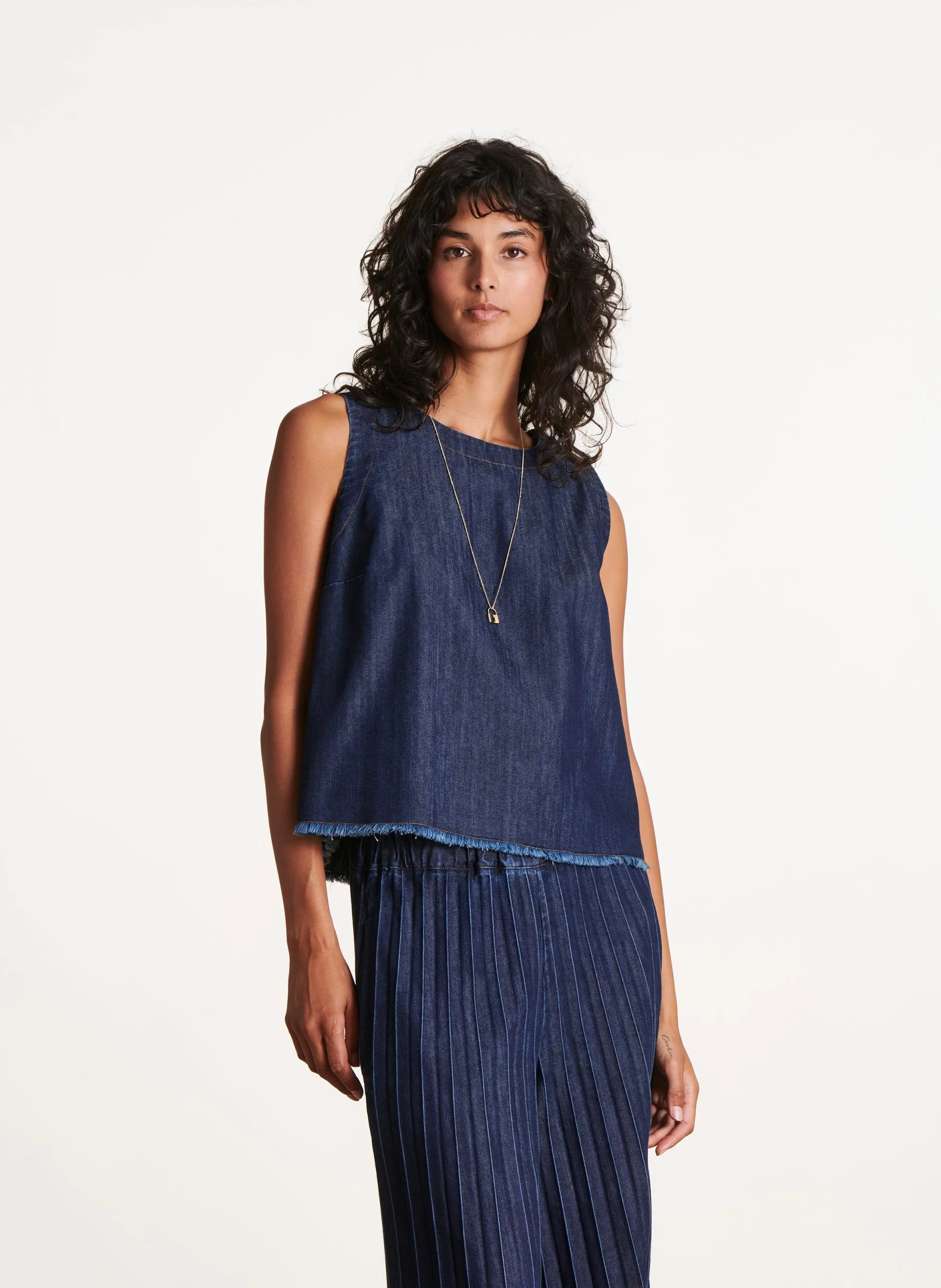 Weites Top mit Rundhalsausschnitt aus Wollmix Blau