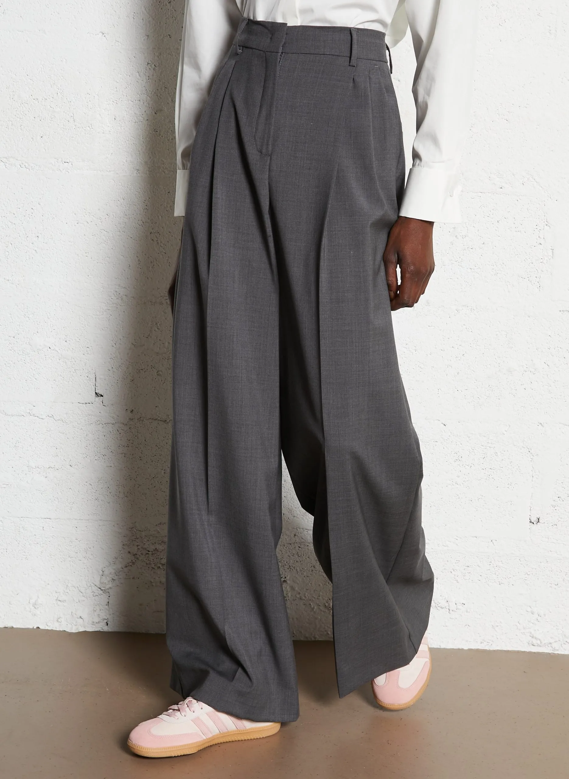 Weite Bundfaltenhose aus Wolle Silber ADELFI