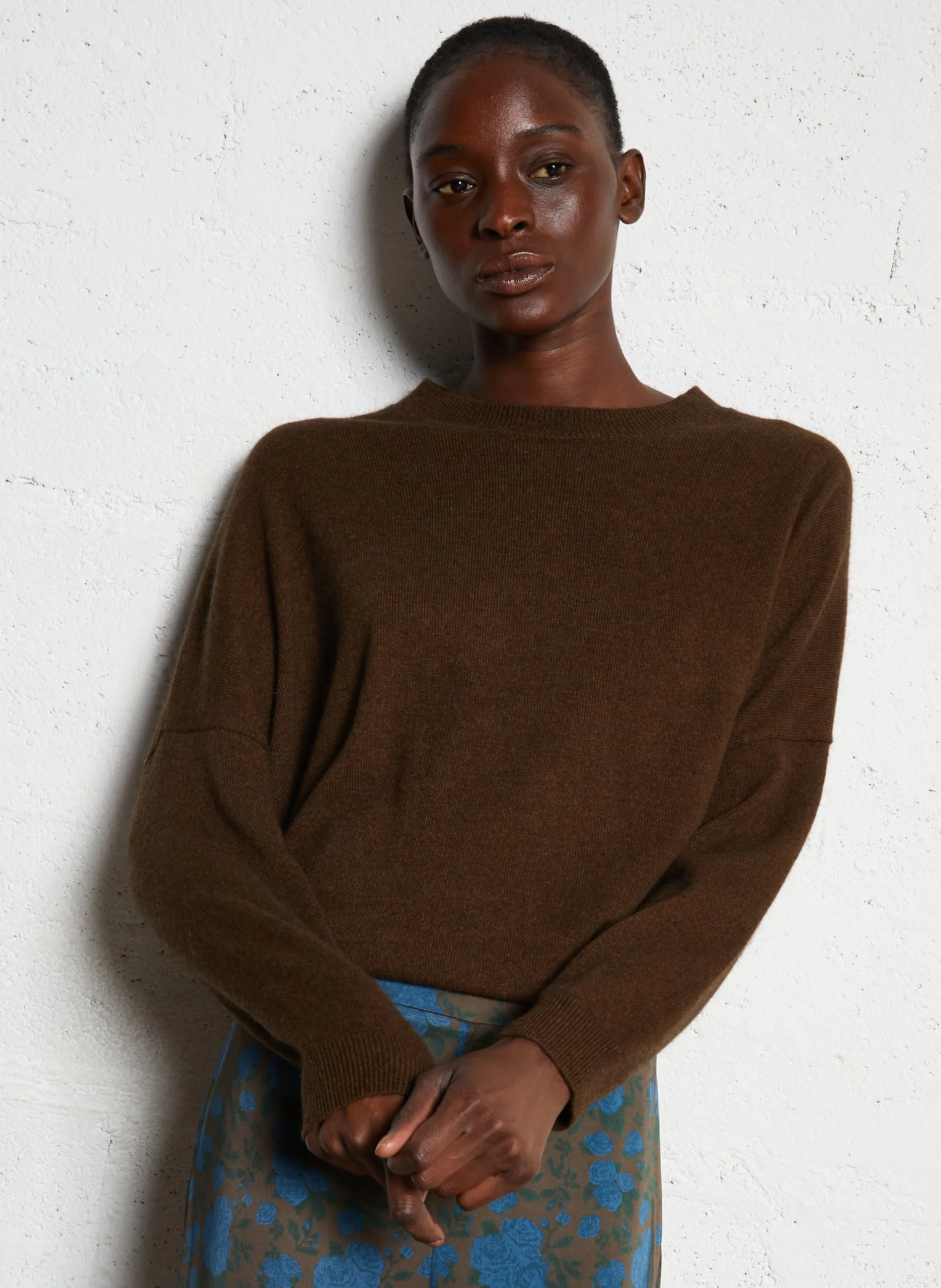 Cropped Pullover mit U-Boot-Ausschnitt Braun MANIF