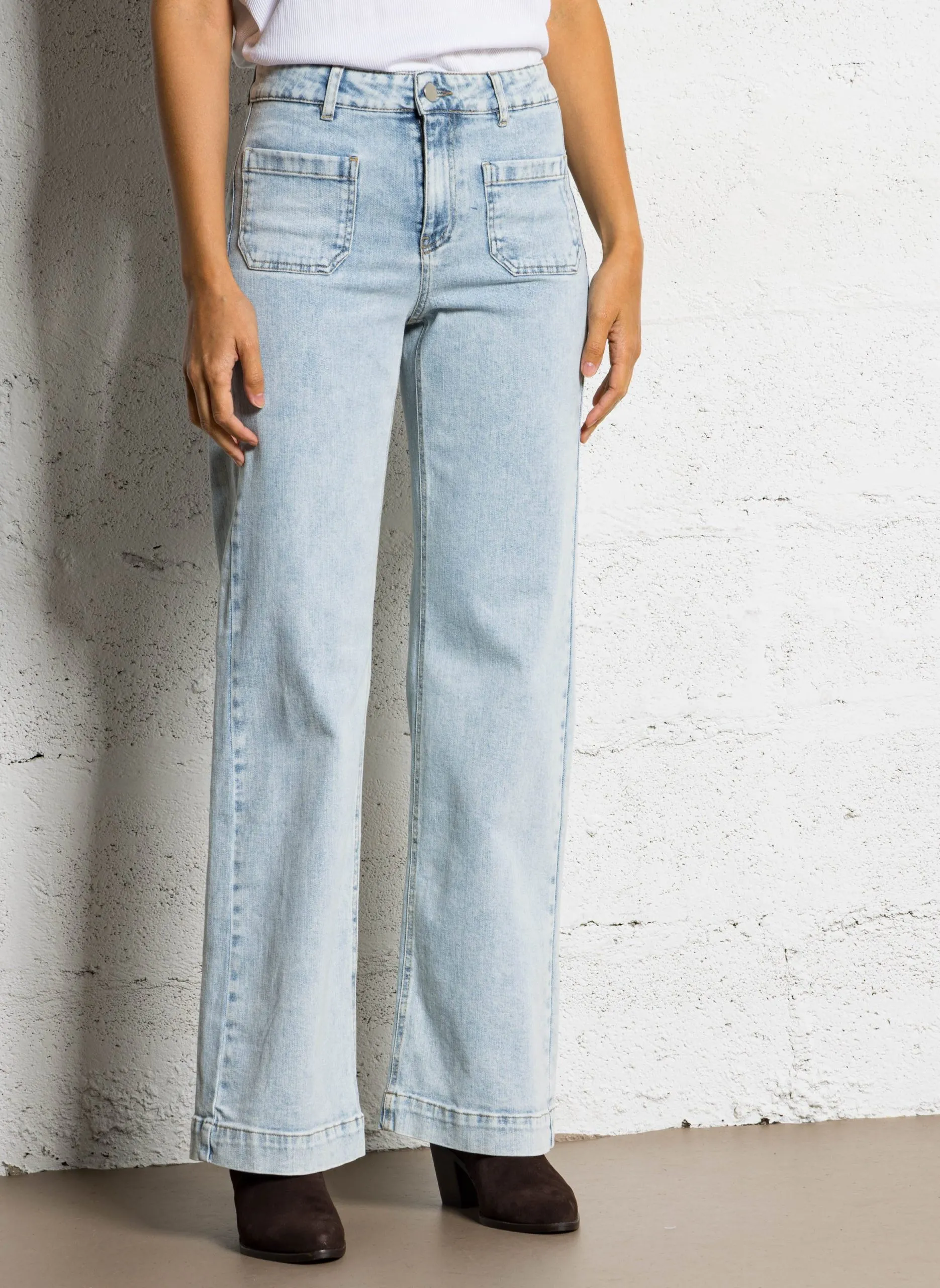 Weite High Waist Jeans in Stone-Washed-Optik Bleached Jeans LUNA