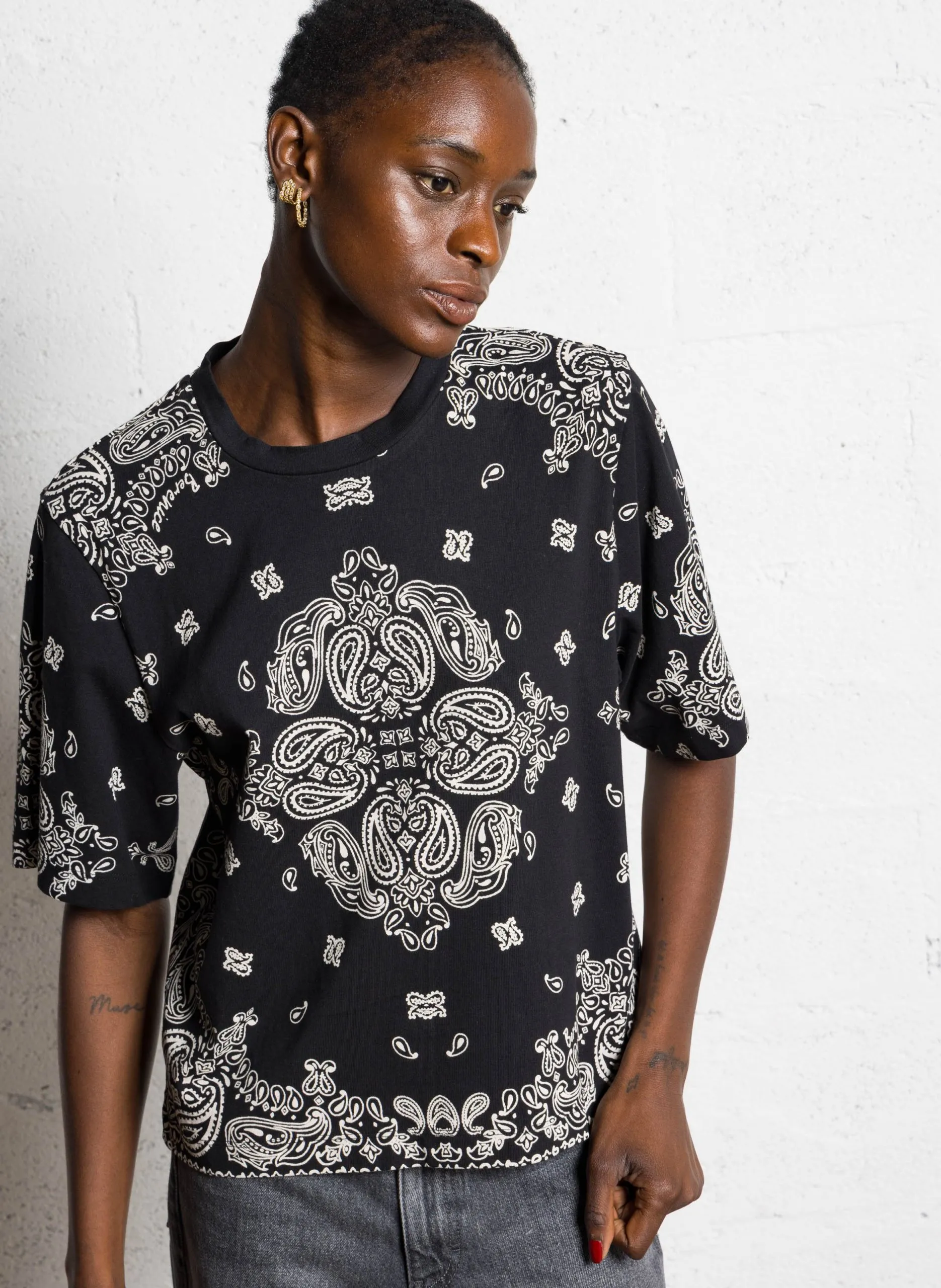 Oversize Rundhalsausschnitt Top aus bedruckter Baumwolle Schwarz TEEBANDANA