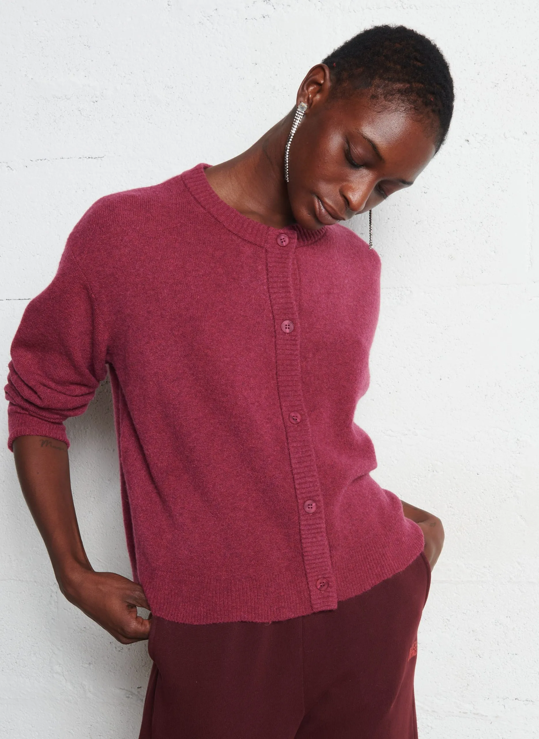 Geknöpfte Strickjacke mit Rundhalsausschnitt Violett DAMSVILLE