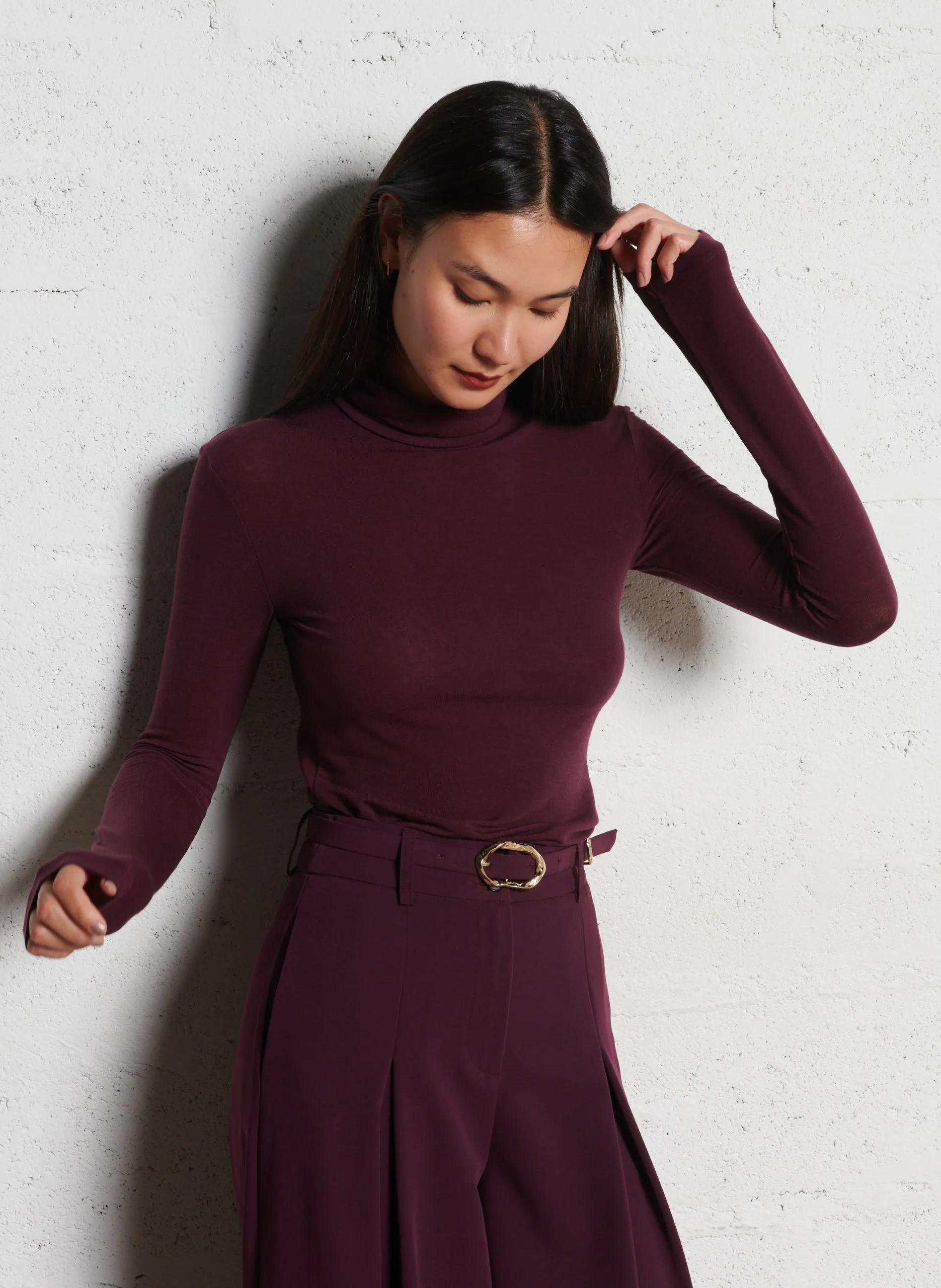 Figurbetontes T-Shirt mit Stehkragen Rot