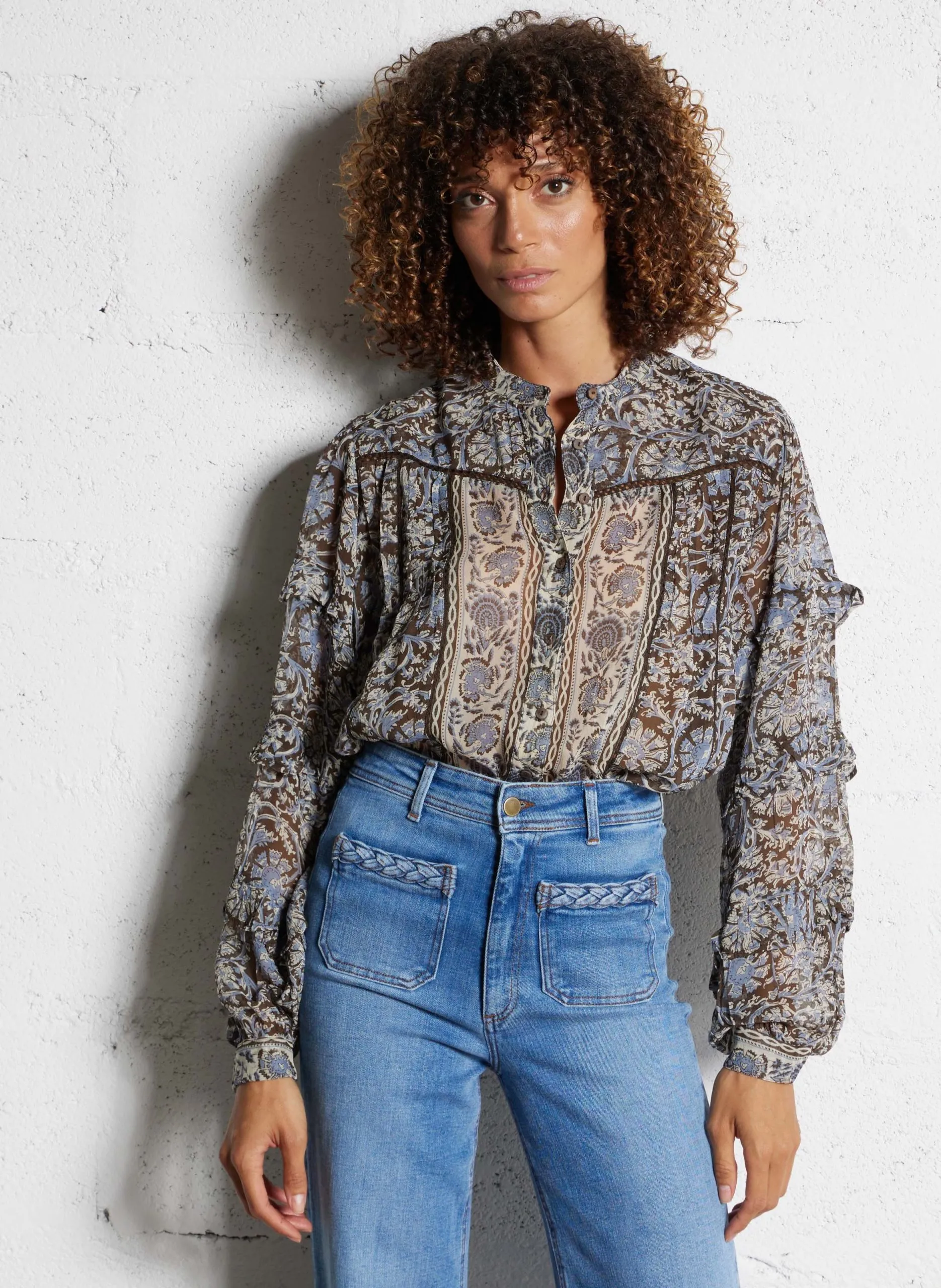 Geblümte Bluse mit Rundhalskragen Blau MADURAI CAMILLA