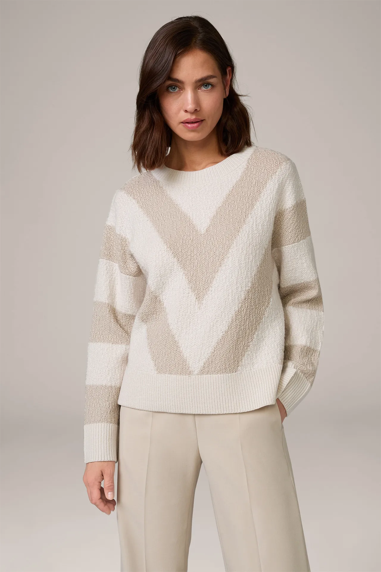 Schurwoll-Pullover mit Bouclé-Struktur in Hellbeige-Ecru gemustert