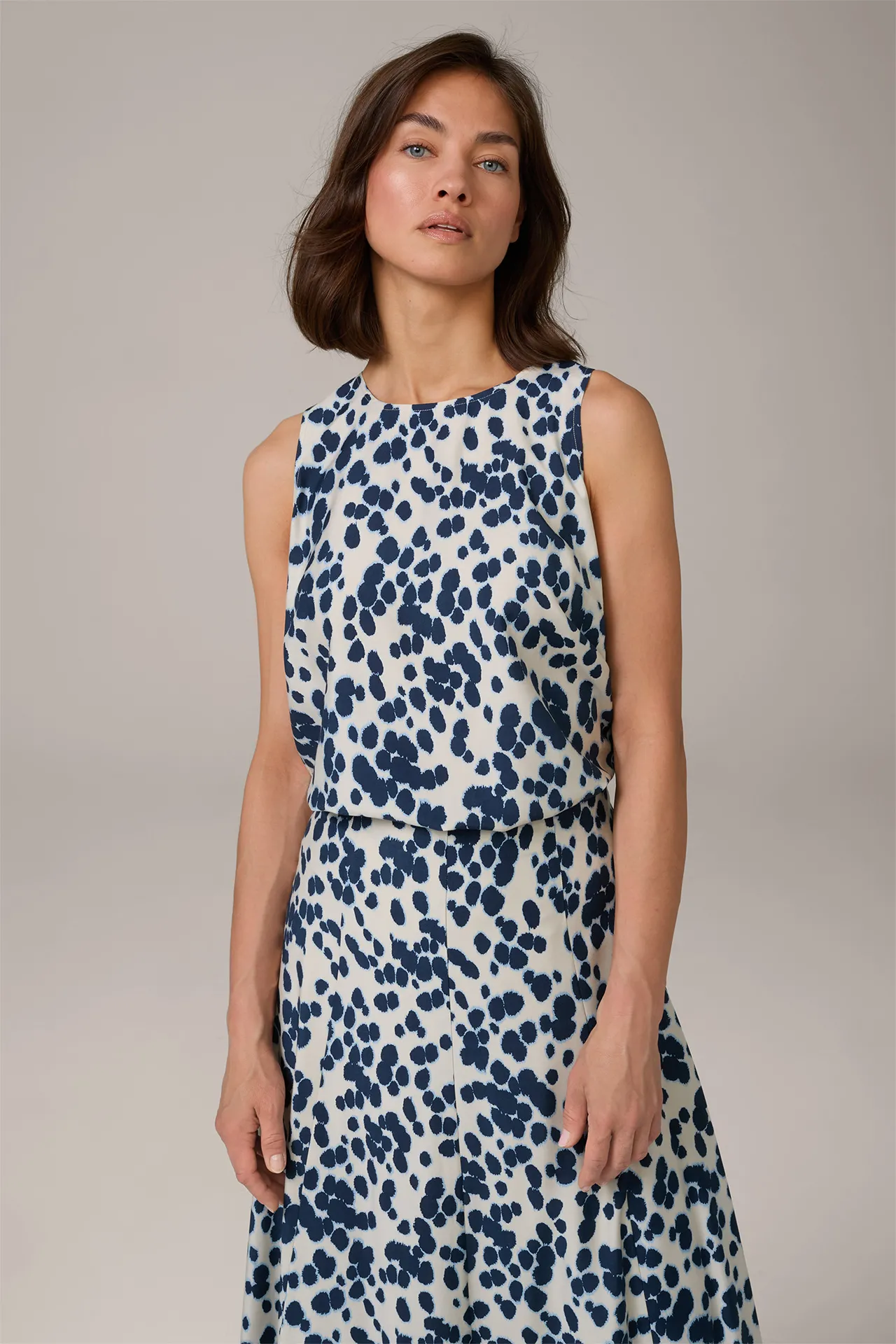 Print-Blusen-Top aus Viskose und Seide in Ecru-Blau gemustert