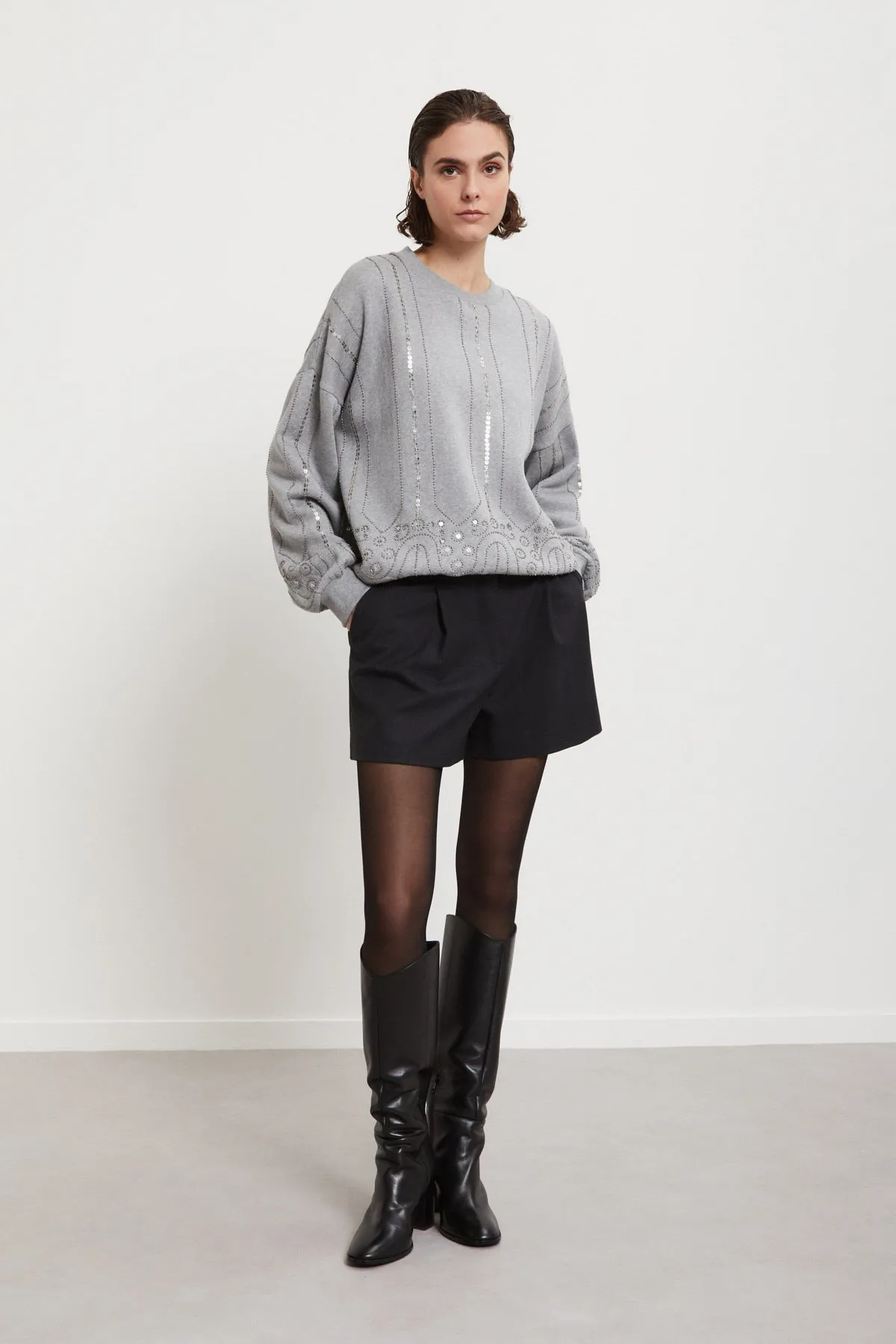 Sweatshirt with sequins