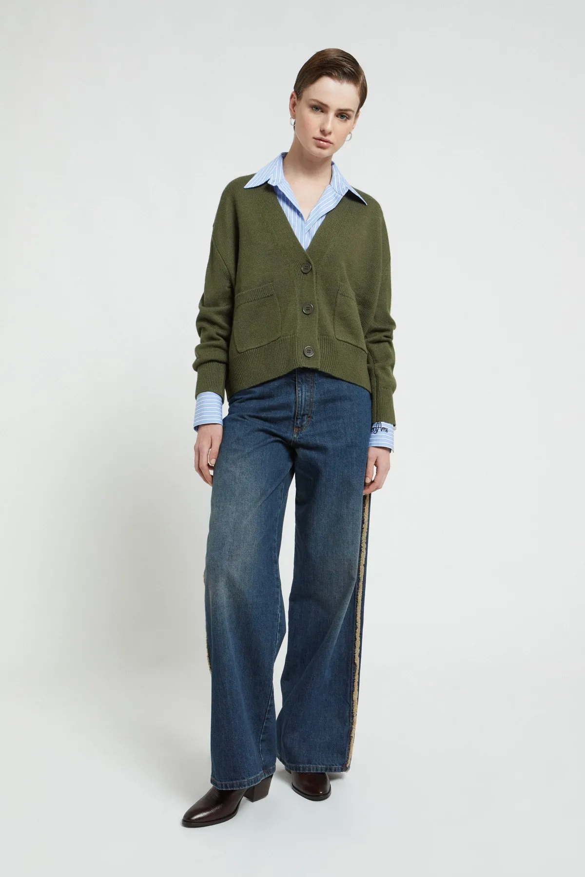 Cardigan with buttons